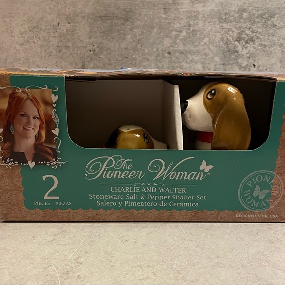 The Pioneer Woman Charlie and Walter dog salt pepper stoneware Shaker Set - Picture 2 of 5